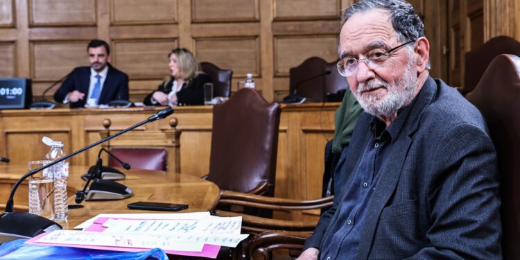 Λαφαζάνης στην Εξεταστική για ΟΠΕΚΕΠΕ: Εγκληματικό κύκλωμα με ιθύνοντα νου τον πρωθυπουργό – Ποινικές ευθύνες για Βορίδη και Αυγενάκη