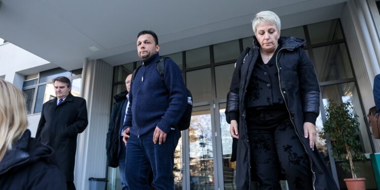 Ένταση στη δίκη για τα Τέμπη - Αντιδράσεις από τους συγγενείς των θυμάτων - ertnews.gr