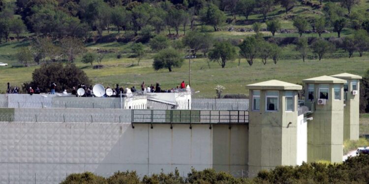 Επίθεση με μαχαίρι σε βαρυποινίτη στις φυλακές Μαλανδρίνου