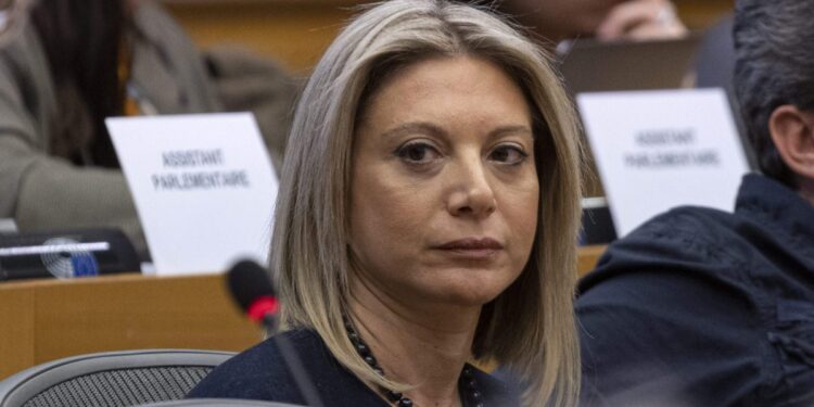 Σύλλογος Θυμάτων των Τεμπών για Καρυστιανού: Όφειλε να είχε παραιτηθεί, δεν θα γίνουμε όχημα για προσωπικές φιλοδοξίες – Τι απαντά η ίδια στο ΕΡTnews