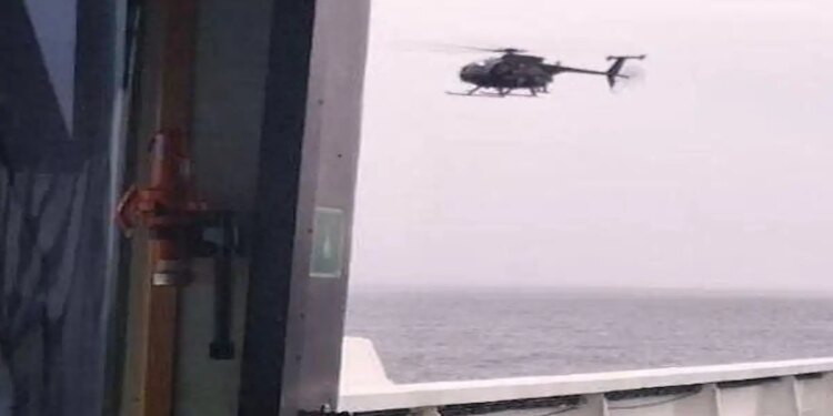 Ειδικές δυνάμεις των ΗΠΑ προσπαθούν να κατασχέσουν τάνκερ που ξέφυγε από το ναυτικό αποκλεισμό στη Βενεζουέλα