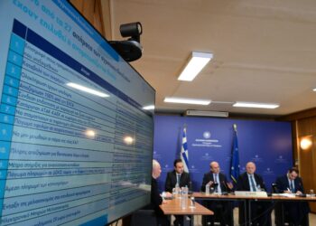 Live η εξειδίκευση των μέτρων για τους αγρότες: Στα 8,5 λεπτά η κιλοβατώρα - Μέσω εφαρμογής επιστροφή του ΕΦΚ πετρελαίου στην αντλία