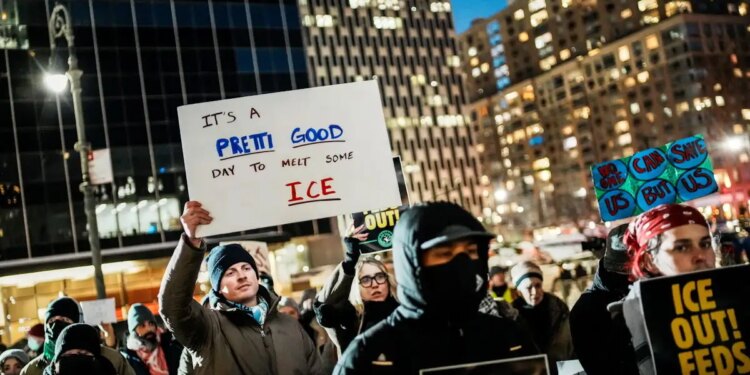 ΗΠΑ: Μετέωρη η «αποκλιμάκωση» που υποσχέθηκε ο Τραμπ στη Μινεάπολη - «Ο δήμαρχος Φρέι παίζει με τη φωτιά»