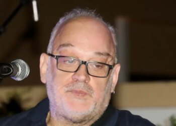 Δεν τη βλέπω, πες μου ένα σοβαρό κομμάτι που έχει πει στην καριέρα της