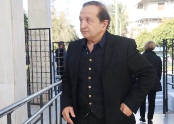 «Δεν παραιτούμαι αλλά η πολιτική μάλλον δεν μου ταίριαξε»