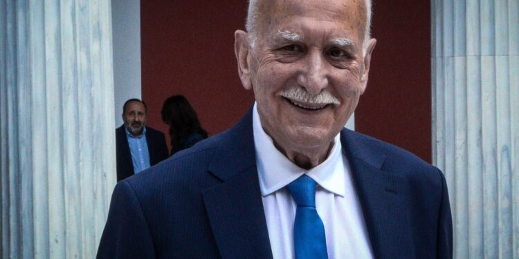 Θλίψη για το θάνατο του Γιώργου Παπαδάκη – Το «αντίο» της ΕΡΤ με έκτακτη εκπομπή από το ΕΡΤNews στις 17:00