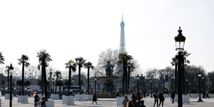 Παρίσι: Μυστήριο με Ρώσο δημοσιογράφο που βρέθηκε νεκρός, έπεσε από τον 7ο όροφο πολυκατοικίας