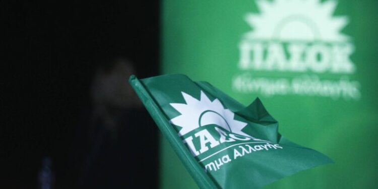 ΠΑΣΟΚ: ΣΥΡΙΖΑ έπαθε η ΝΔ που έστησε το «γαλάζιο» πάρτι στον ΟΠΕΚΕΠΕ