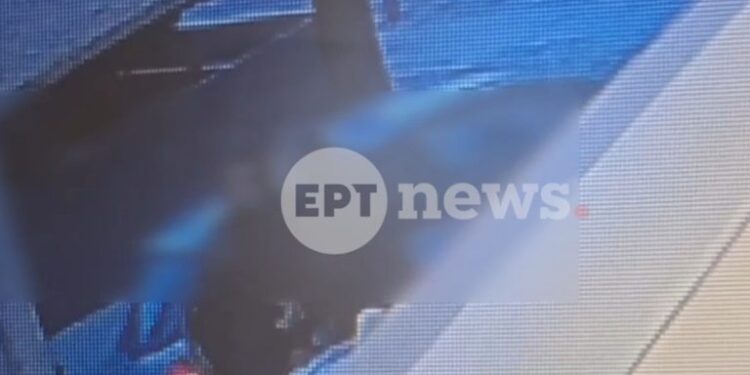 Θρίλερ με την εξαφάνιση της 16χρονης στην Πάτρα: Η δύσκολη προσαρμογή στην Αθήνα, οι τελευταίες κινήσεις της και το «σκοτεινό παρελθόν του πατέρα»