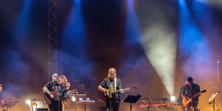 Πυξ Λαξ - «Για τις παλιές αγάπες»: Με καλεσμένους τον Γιάννη Ζουγανέλη και τον Δημήτρη Σταρόβα συνεχίζουν στο VOX