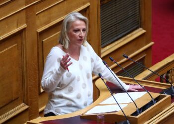 Ρ. Δούρου για συνέντευξη Μητσοτάκη στο Euronews: Κρείττον του λαλείν το σιγάν