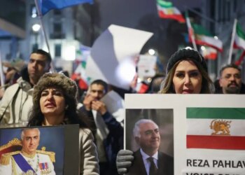 Ο γιος του Σάχη, Ρεζά Παχλαβί καλεί τον Τραμπ «να κάνουμε το Ιράν μεγάλο ξανά»: «Είμαι έτοιμος να γυρίσω»