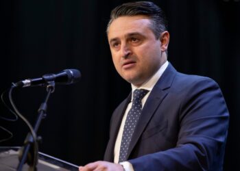 Αντώνης Σαουλίδης στον 102 FM: Το ΠΑΣΟΚ δείχνει ότι δεν μπορεί να κερδίσει μόνο του – Απαιτούνται συνεργασίες