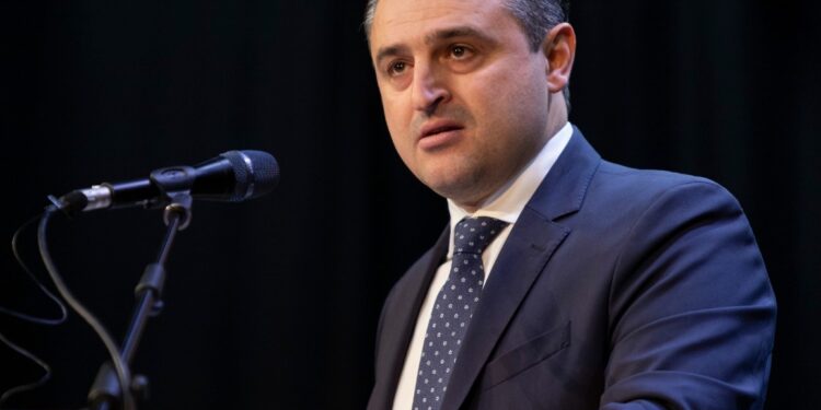 Αντώνης Σαουλίδης στον 102 FM: Το ΠΑΣΟΚ δείχνει ότι δεν μπορεί να κερδίσει μόνο του – Απαιτούνται συνεργασίες