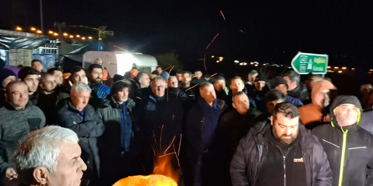 Σέρρες: Αποχωρούν αύριο τα τρακτέρ από το μπλόκο των Κερδυλίων