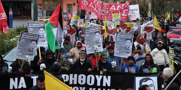 Σαχζάτ Λουκμάν: Αντιφασιστική συγκέντρωση στα Πετράλωνα για τα 13 χρόνια από τη δολοφονία του - ertnews.gr