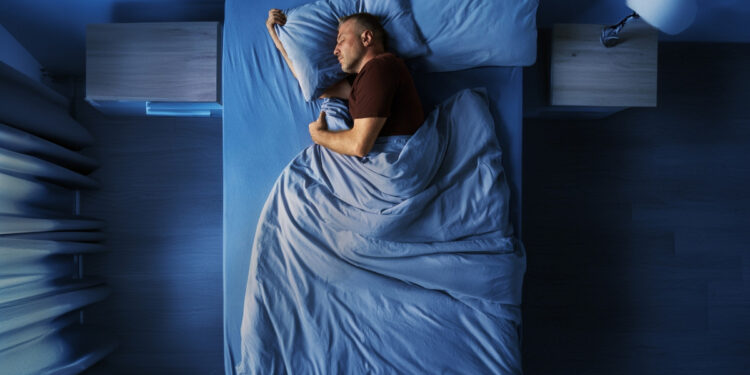 Πώς η στάση που κοιμάστε μπορεί να επηρεάσει την ποιότητα της υγείας σας