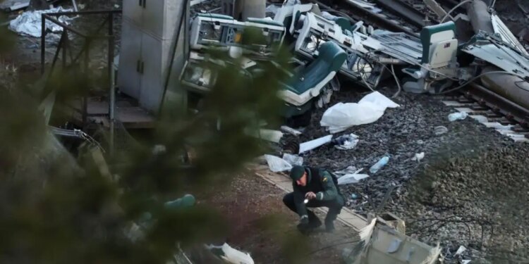 Ισπανία: Στους 41 οι νεκροί από το σιδηροδρομικό δυστύχημα - Στο μικροσκόπιο ρωγμή άνω των 30 εκατοστών στη γραμμή