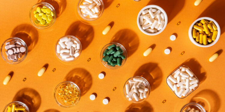Παίρνετε συμπληρώματα… αλλά τα παίρνετε σωστά; Όσα πρέπει να γνωρίζετε για τη δοσολογία