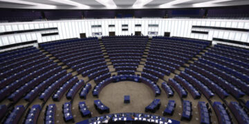 Ερώτηση για την ποινική ευθύνη πολιτικών προσώπων θα απευθύνει στο Συμβούλιο της Ευρώπης ο Θ. Ρουσόπουλος