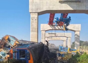 Τραγωδία στην Ταϊλάνδη: Γερανός κατέρρευσε πάνω σε τρένο, τουλάχιστον 22 νεκροί και 30 τραυματίες