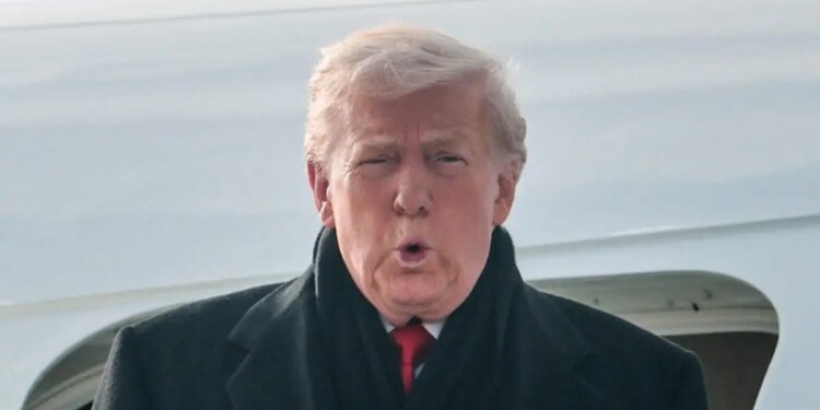 Ο Τραμπ εκθειάζει τα νέα του «κατορθώματα»: «Όσα θα γίνουν στη Γροιλανδία θα είναι υπέροχα για τις ΗΠΑ»