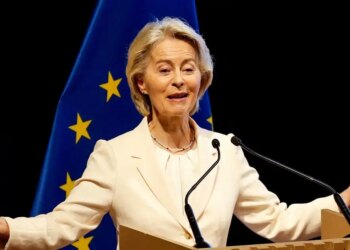 Φον ντερ Λάιεν σε Τραμπ: «Σεβασμός στην κυριαρχία της Γροιλανδίας»