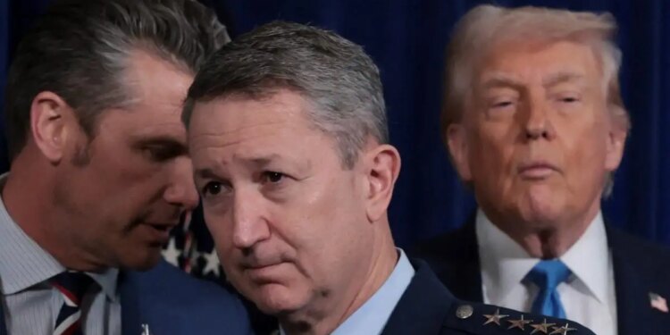 «Absolute Resolve»: Η επιχείρηση των ΗΠΑ κατά του Μαδούρο - Τα 150 αεροπλάνα από όλον τον κόσμο και το σκοτάδι στο Καράκας