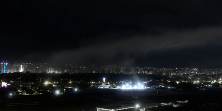 Βενεζουέλα: Ισχυρές εκρήξεις ακούγονται στο Καράκας - Μαρτυρίες για πτήσεις αεροπλάνων