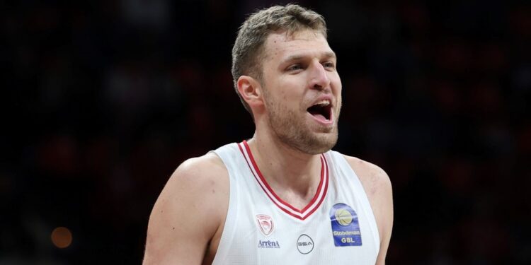 Βεζένκοφ στην ΕΡΤ: «Έχω τη στήριξη του οργανισμού, του προπονητή και των συμπαικτών του» (vid) - www.ertsports.gr