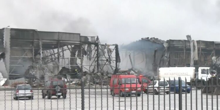 Τρίκαλα: Στον εισαγγελέα ο ιδιοκτήτης και στελέχη του εργοστασίου μετά τη φονική έκρηξη – Στο μικροσκόπιο διαρροή προπανίου