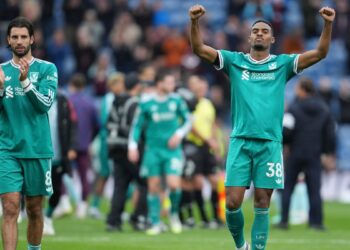 "Δένει" Σόμποσλαϊ και Γκράβενμπερχ η Λίβερπουλ - www.ertsports.gr