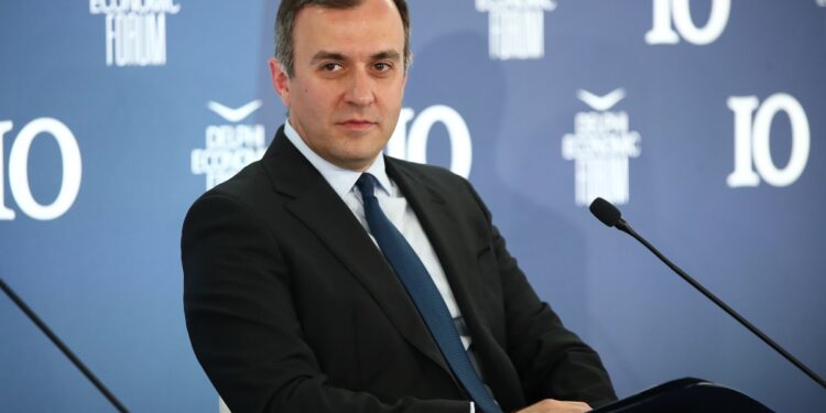 Τ. Χατζηβασιλείου στο ΕΡΤnews Radio 105,8 για Νταβός: Θετική η προσπάθεια Τραμπ για συμφωνία στο θέμα της Γροιλανδίας και ο αποκλεισμός επιθετικής ενέργειας