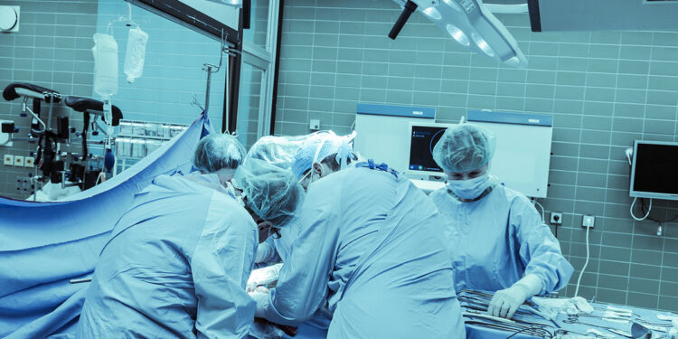 ΠΟΕΔΗΝ: Κλειστές 400 χειρουργικές αίθουσες, ανοιχτές οι λίστες αναμονής – Τα απογευματινά χειρουργεία δεν λύνουν το πρόβλημα