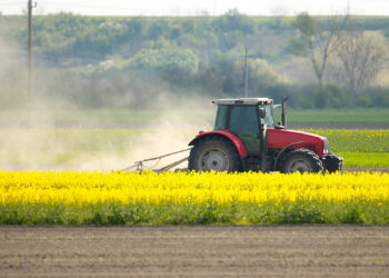 Δορυφόροι και Κτηματολόγιο στην υπηρεσία του αγρότη: Πώς θωρακίζονται με τον νέο ενιαίο ψηφιακό γεωχωρικό χάρτη της χώρας
