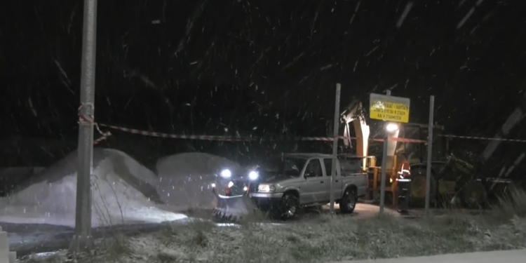 Live: Πού χιονίζει τώρα – Στα λευκά πολλές περιοχές της χώρας – Βροχές και καταιγίδες στα πεδινά