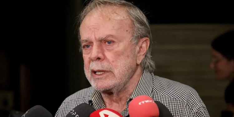 Ο Χρήστος Πολίτης χάριζε χρήματα σε άπορους ηθοποιούς