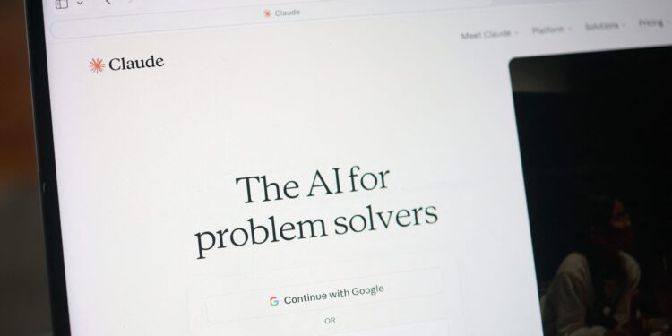 Anthropic: Κινέζικες εταιρείες φέρεται να εκμεταλλεύτηκαν το chatbot της για να βελτιώσουν τα δικά τους μοντέλα