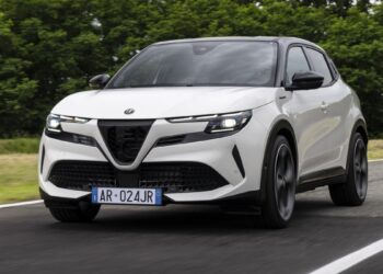 Alfa Romeo: Αναθεωρεί την στρατηγική ηλεκτροκίνησης;