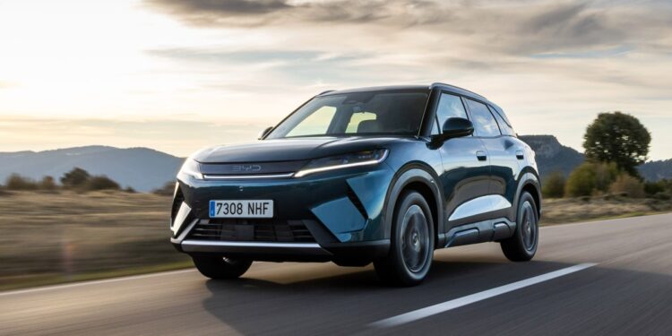 Η BYD εξελίσσει σύστημα PHEV με πολύ μεγάλη αυτονομία