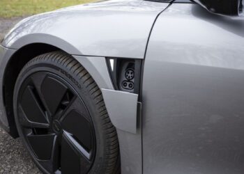 Πως μπορούν οι μπαταρίες των EV να αντέξουν στον χρόνο;