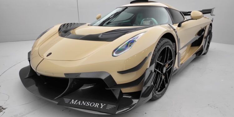 Αυτό το Koenigsegg Jesko είναι ένα και μοναδικό (+video)