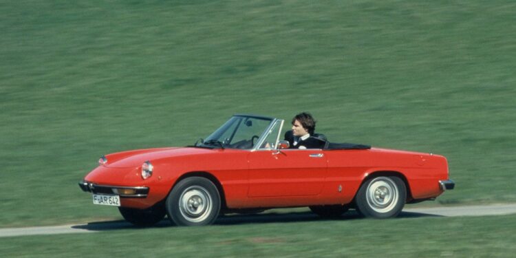 Alfa Romeo Duetto Spider: Ο θρύλος που άλλαξε την εικόνα των roadsters