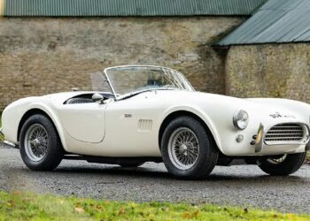 Πάνω από μισό εκατομμύριο ευρώ πουλήθηκε μία Cobra Shelby