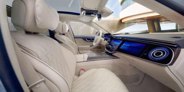 Mercedes S-Class: Η ζώνη δεν σε προστατεύει απλώς, σε ζεσταίνει κιόλας!