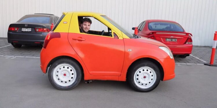 Το μικρότερο αυτοκίνητο στο κόσμο είναι ένα Suzuki