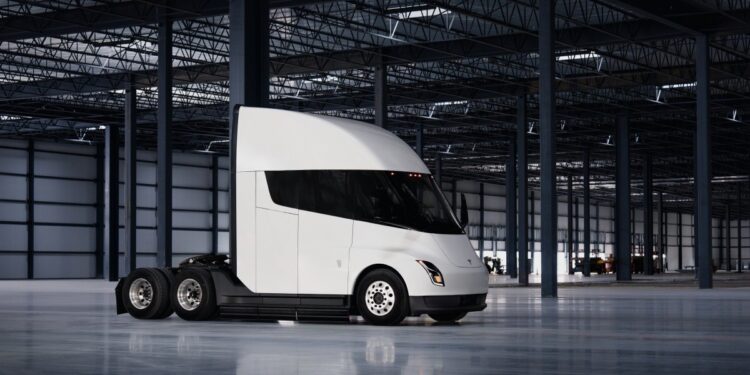 Το Tesla Semi μπαίνει σε παραγωγή
