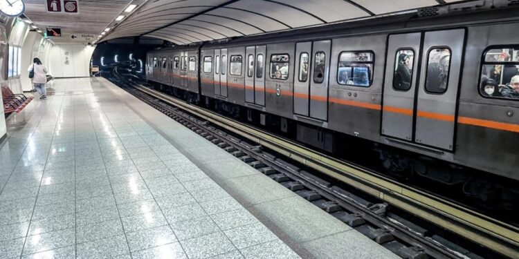 Μετρό Σύνταγμα: Νεκρός 65χρονος μετά από πτώση στις γραμμές