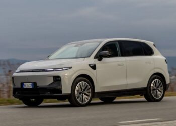 Διαθέσιμο το plug-in υβριδικό Leapmotor B10 στην Ελλάδα (+τιμές)