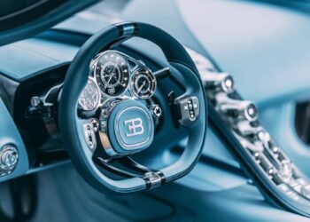 Τα όργανα της Bugatti Tourbillon φτιάχνονται από ωρολογοποιούς! (+video)